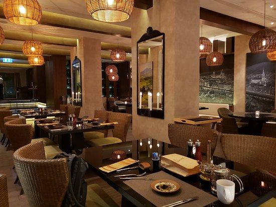 Favola - Le Meridien Suvarnabhumi